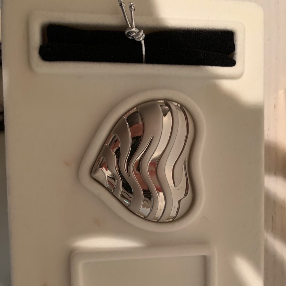 Brand new Estee Lauder heart refill compact